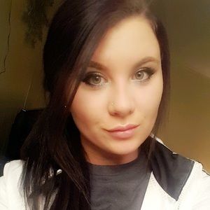 Meet your Posher, Felicia